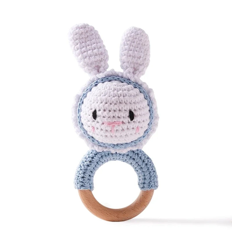 Hochets animaux en bois et crochet